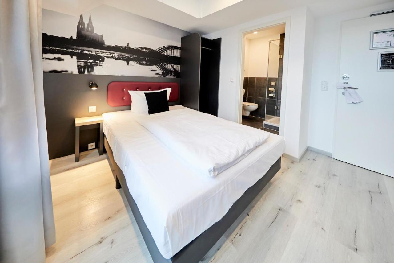 Smarty Cologne Dom Hotel - Boardinghouse - Kontaktloser Self Check-In Buitenkant foto