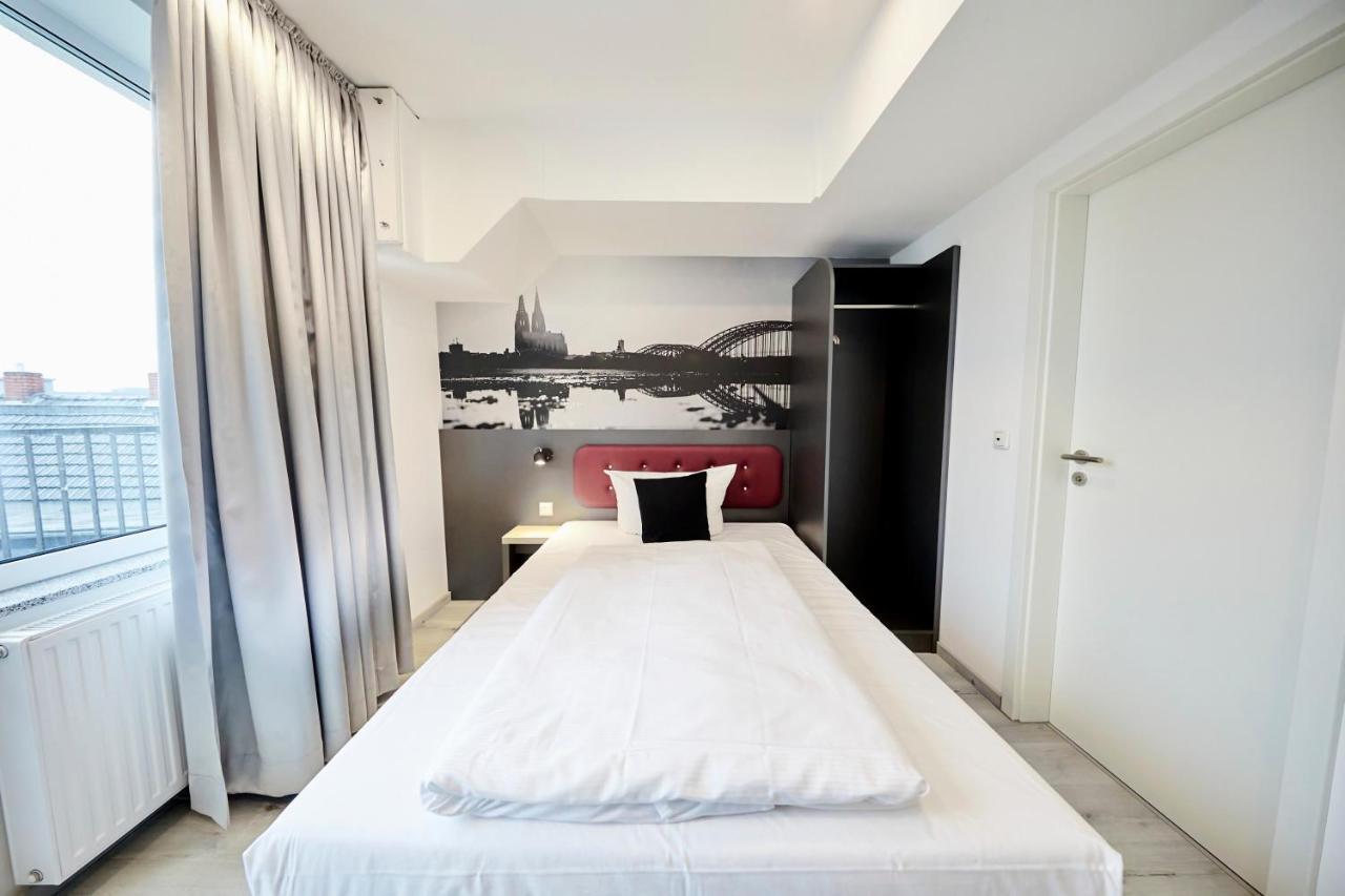 Smarty Cologne Dom Hotel - Boardinghouse - Kontaktloser Self Check-In Buitenkant foto