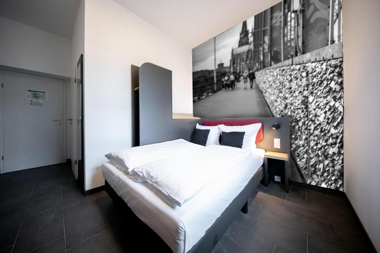 Smarty Cologne Dom Hotel - Boardinghouse - Kontaktloser Self Check-In Buitenkant foto