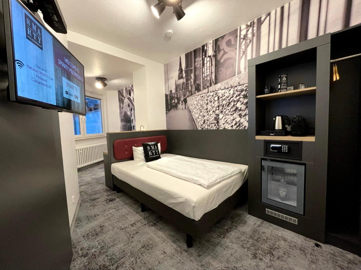 Smarty Cologne Dom Hotel - Boardinghouse - Kontaktloser Self Check-In Buitenkant foto