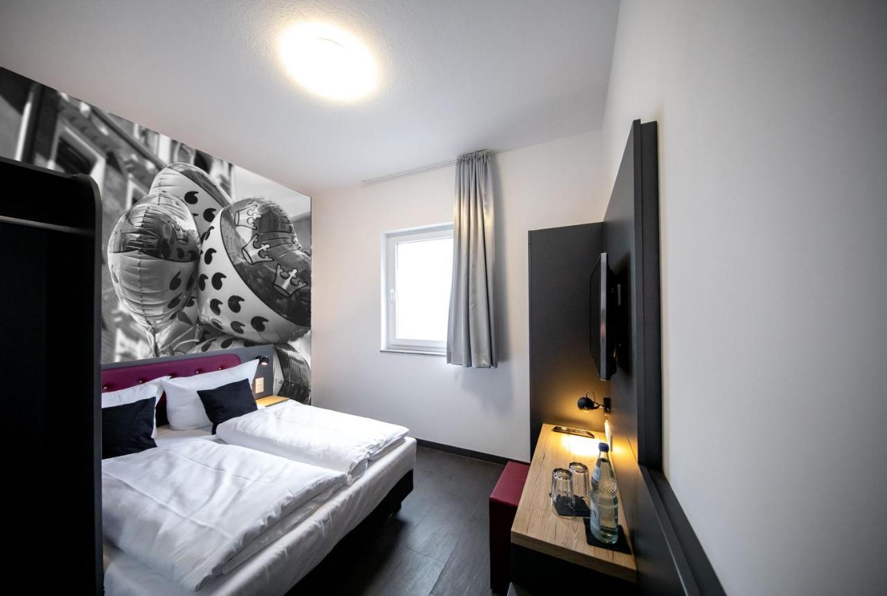 Smarty Cologne Dom Hotel - Boardinghouse - Kontaktloser Self Check-In Buitenkant foto