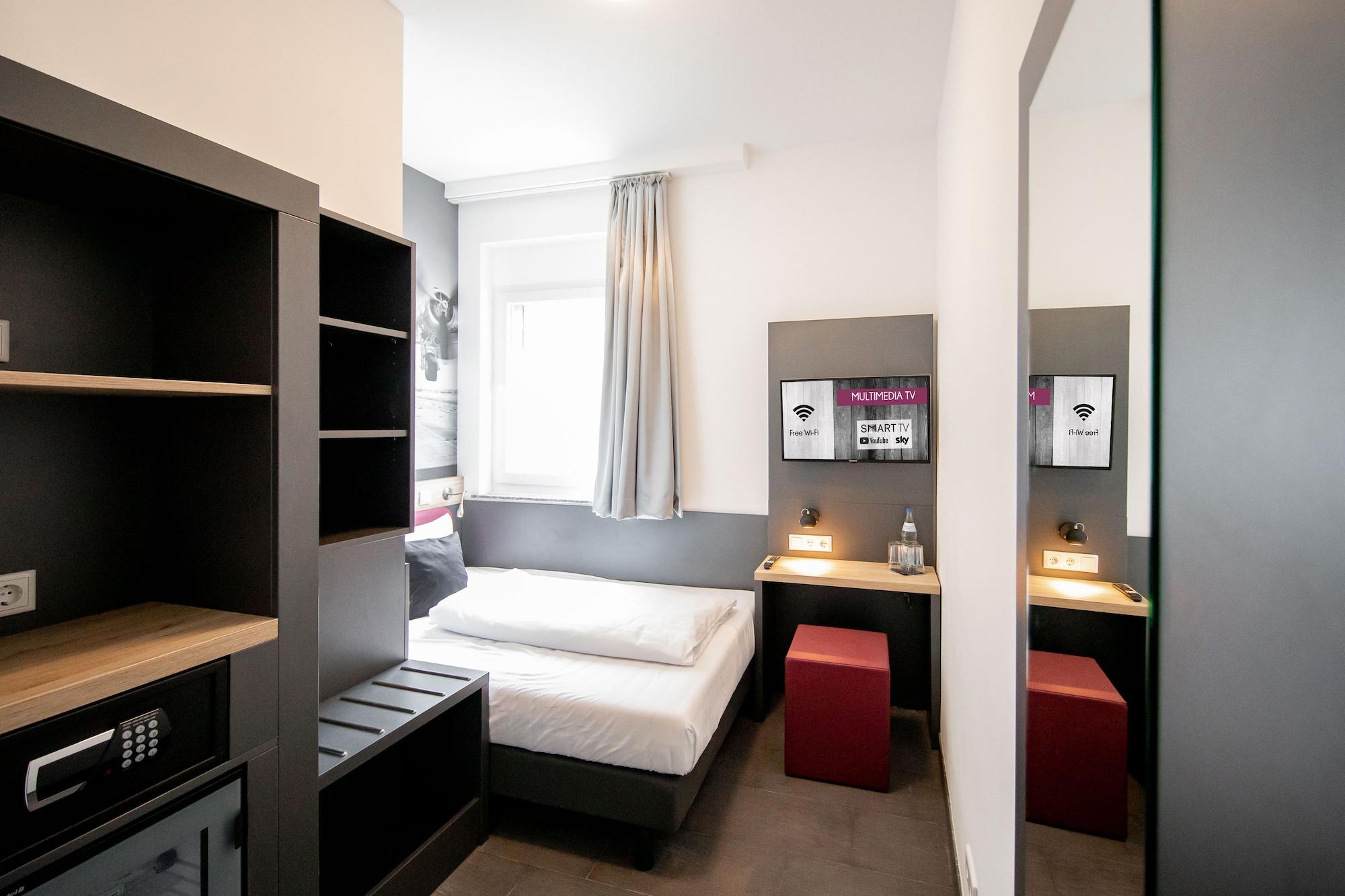 Smarty Cologne Dom Hotel - Boardinghouse - Kontaktloser Self Check-In Buitenkant foto