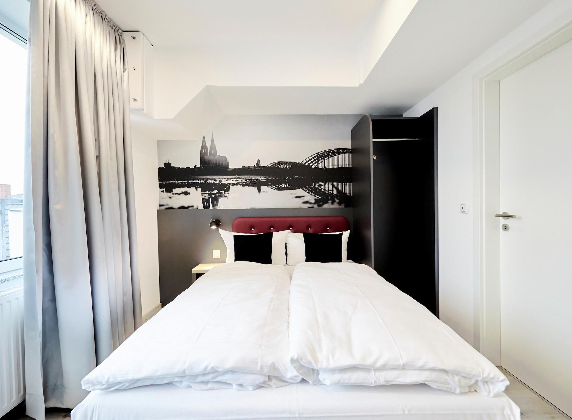Smarty Cologne Dom Hotel - Boardinghouse - Kontaktloser Self Check-In Buitenkant foto