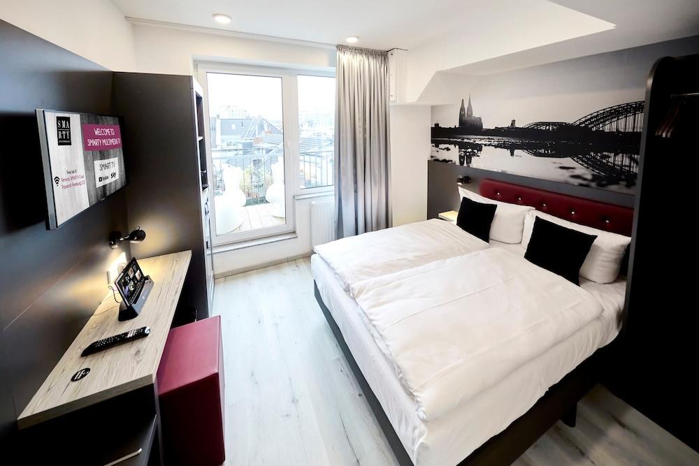 Smarty Cologne Dom Hotel - Boardinghouse - Kontaktloser Self Check-In Buitenkant foto