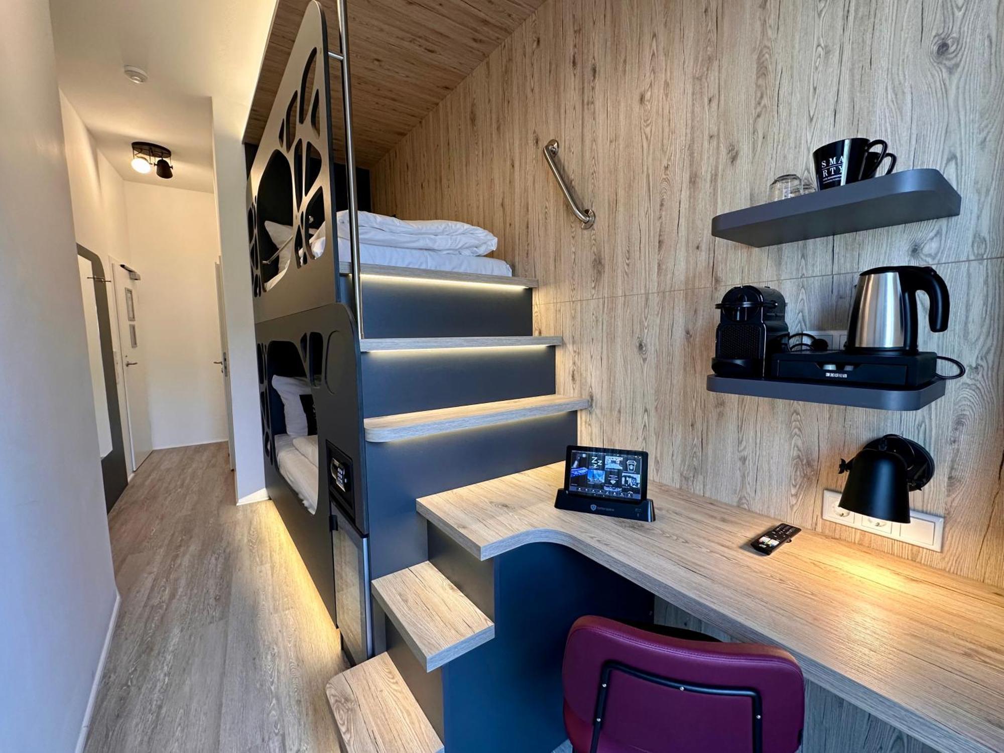 Smarty Cologne Dom Hotel - Boardinghouse - Kontaktloser Self Check-In Buitenkant foto