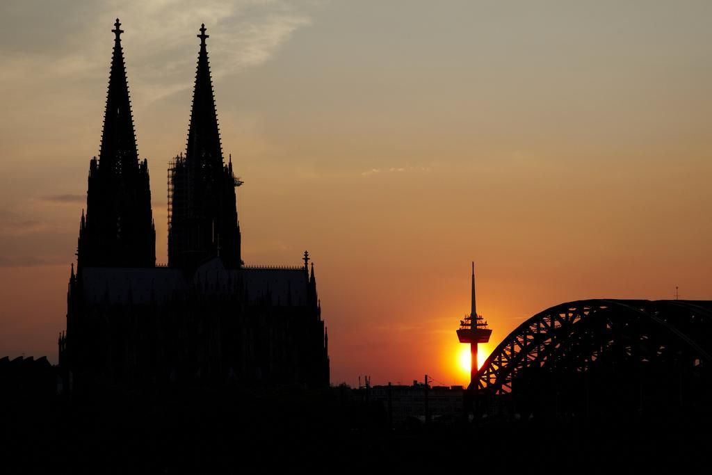 Smarty Cologne Dom Hotel - Boardinghouse - Kontaktloser Self Check-In Buitenkant foto